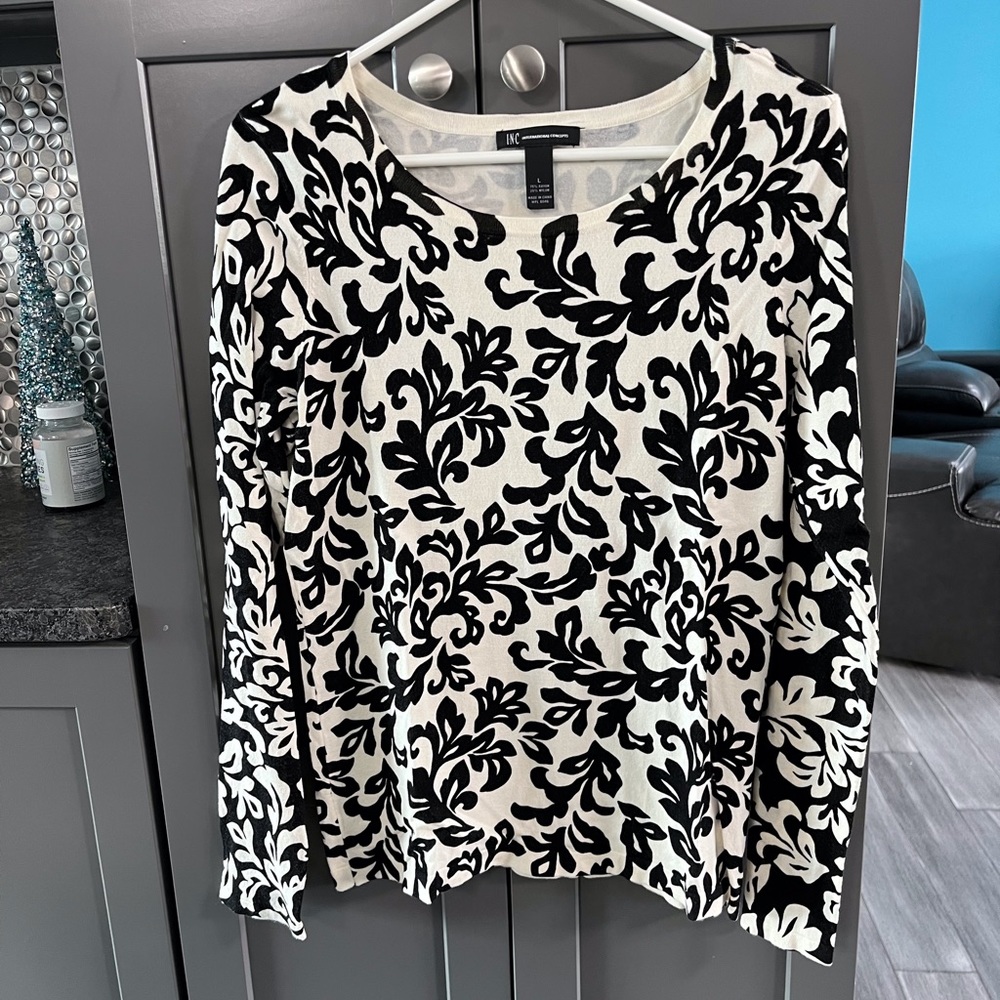 Ladies INC sweater